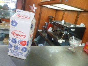 Despacho de leche líquida se hace cada vez más intermitente en las panaderías de Maracay
