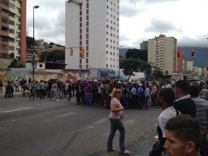 #2Jun: Protestas en la Av. San Martín por escasez de alimentos