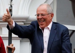 Kuczynski mantiene mínima ventaja sobre Fujimori en presidenciales de Perú