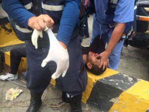 Un joven resulto herido durante marcha opositora hacia el CNE (Fotos)