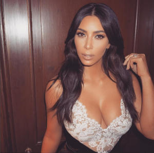 Otra vez Kim Kardashian demostró que recuperó su cuerpazo con un infartante bikini