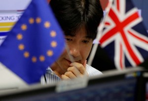 Acciones de bancos europeos anotan fuertes pérdidas por réplicas del Brexit