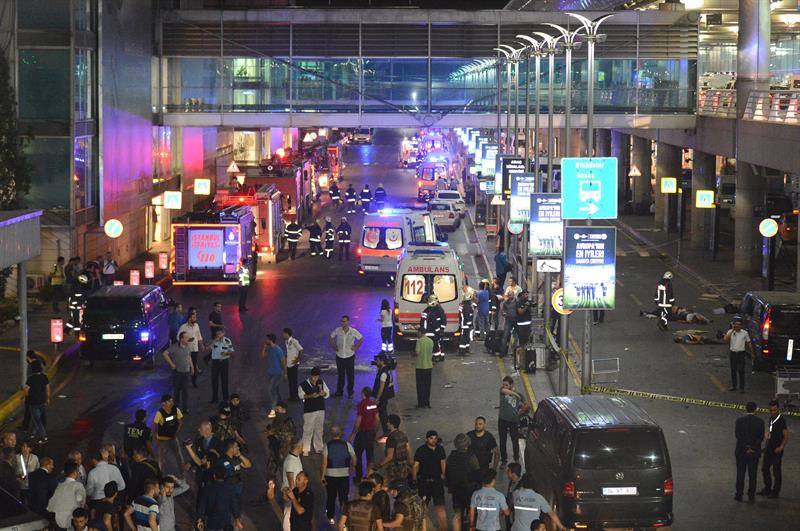 Turquía señala al Estado Islámico como probable autor de atentado de Estambul
