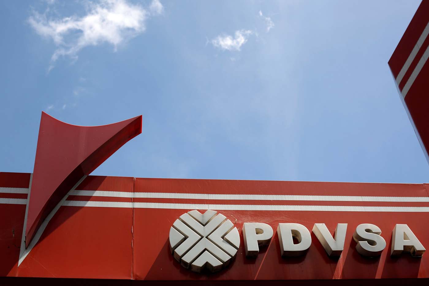 Bonos de Pdvsa caen tras la extensión del plazo para canje de deuda