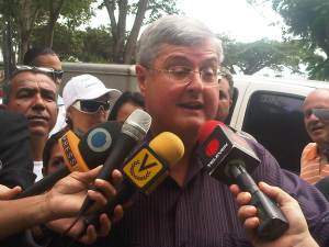 Jota Contreras: Régimen debe indemnizar a comerciantes y transportistas saqueados