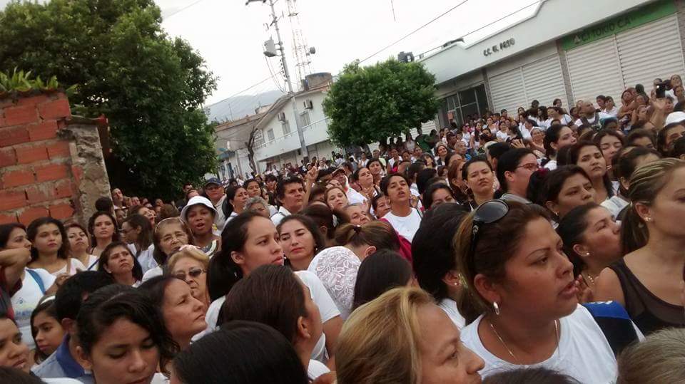Más de 500 venezolanas cruzaron la frontera para buscar comida en Cúcuta #5Jul (fotos)