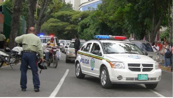 Enfrentamiento entre antisociales y PoliSucre deja saldo de un muerto en La Urbina