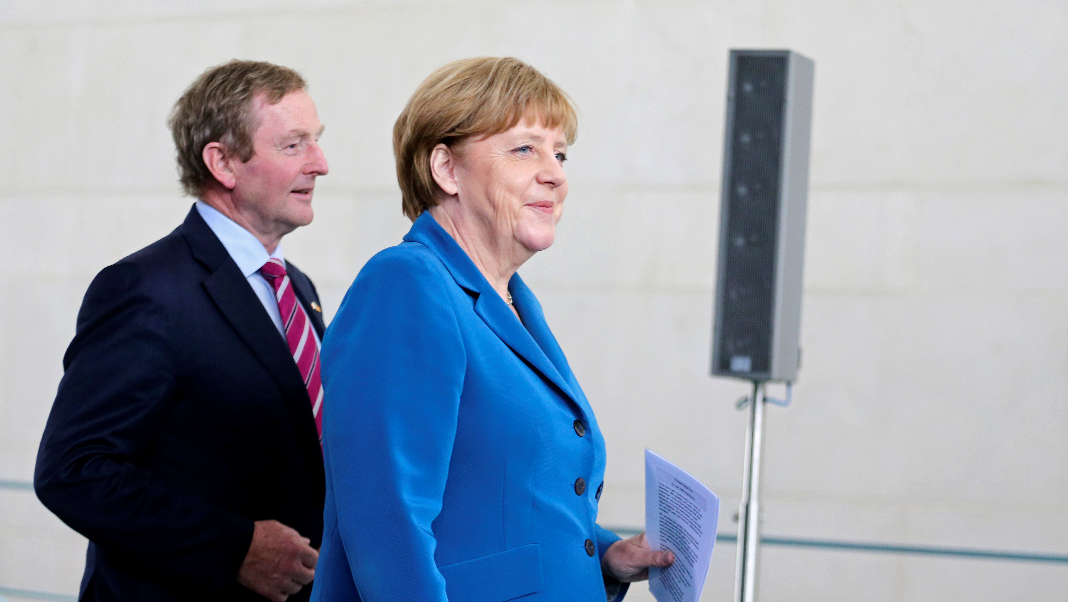 Merkel dice que Theresa May debe decidir sobre vínculos entre Reino Unido y UE