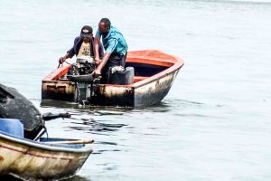 Más de 70% de los pescadores de la Costa Oriental del Lago afectados por derrame petrolero (Fotos)