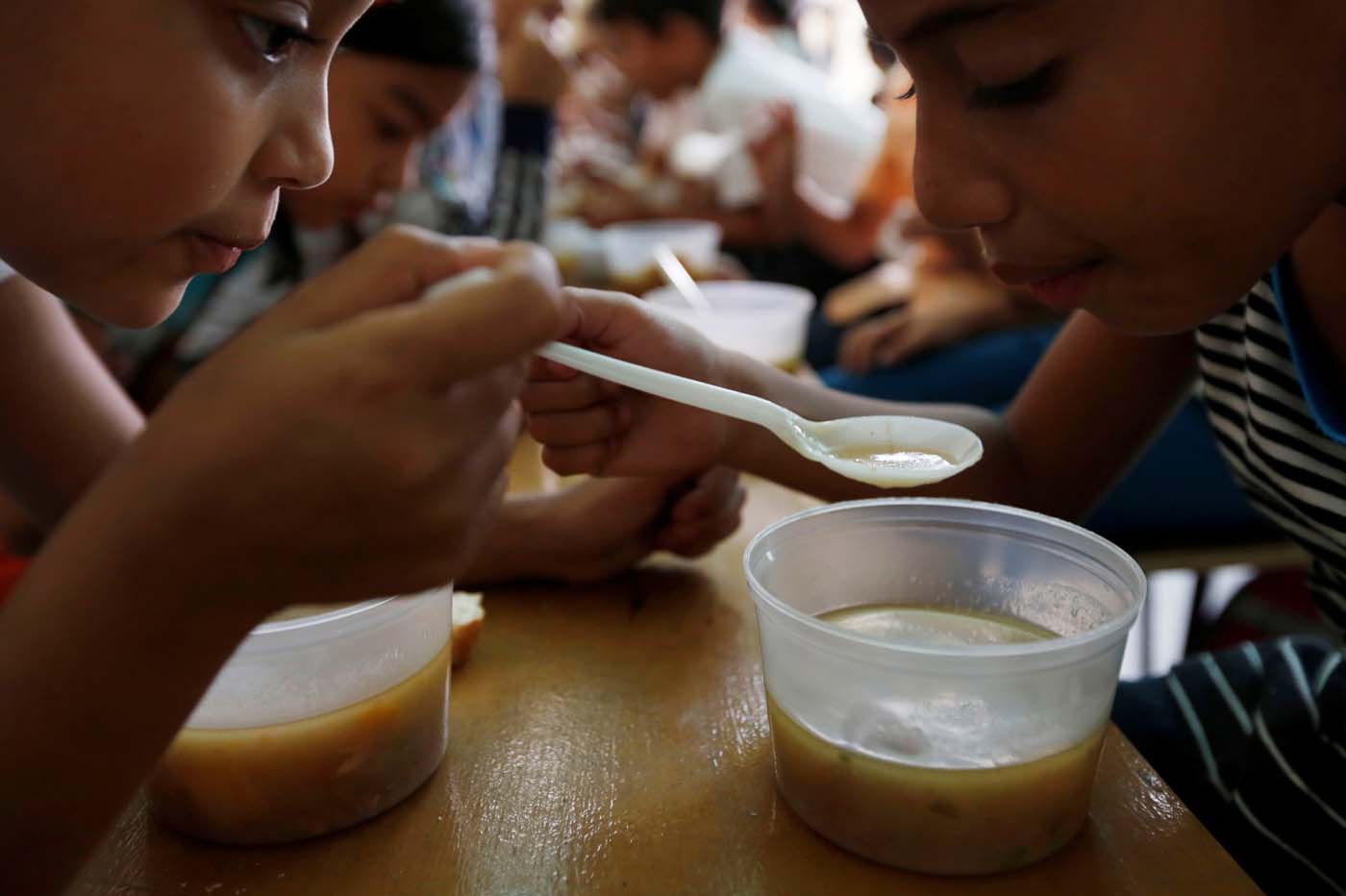 Salario mínimo alcanza para la comida de un día