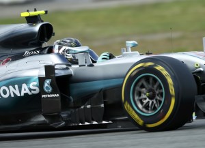 Pilotos de Mercedes dominan prácticas de GP de Alemania