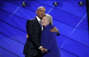 Photoshopearon el abrazo entre Hillary y Obama… los resultados son alucinantes