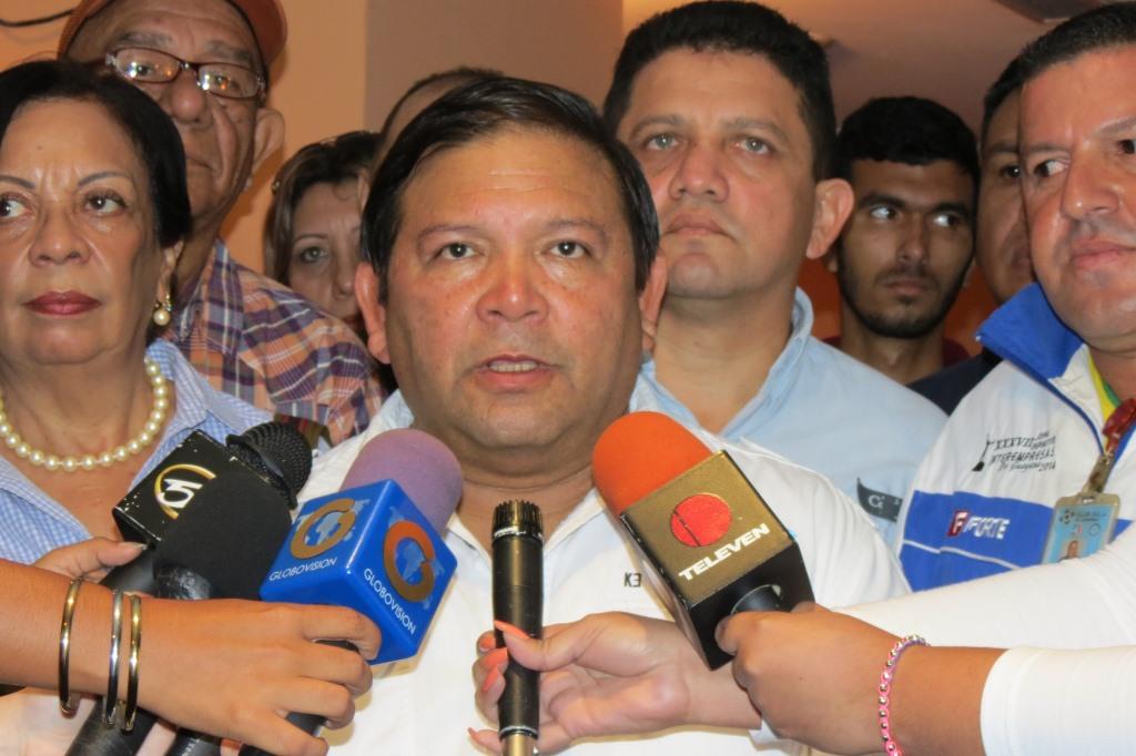 Velásquez presentó propuesta educativa en Ciudad Guayana
