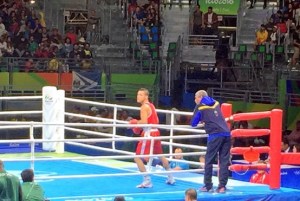 El boxeador venezolano Luis Arcón perdió su primer combate en Río 2016