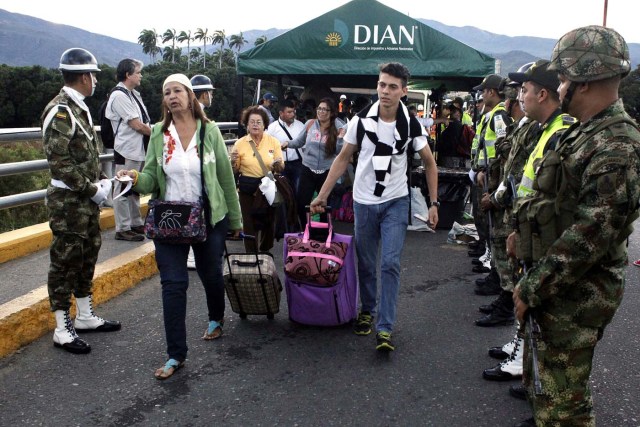 2016-08-13T170146Z_1139097182_S1AETVFUVQAA_RTRMADP_3_VENEZUELA-COLOMBIA-BORDER