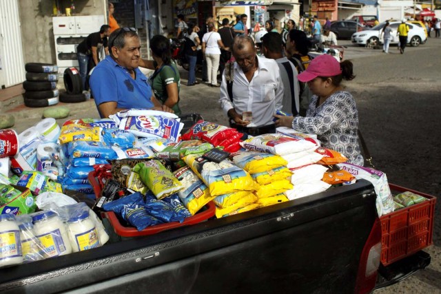 2016-08-13T174934Z_1365126848_S1AETVFZBYAA_RTRMADP_3_VENEZUELA-COLOMBIA-BORDER