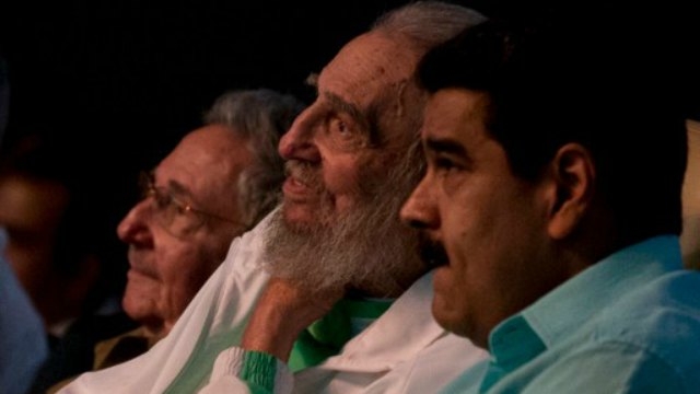 Nicolás sigue “rumbeando” su cumple: Llegó con la ambulancia al anuncio de muerte de Fidel