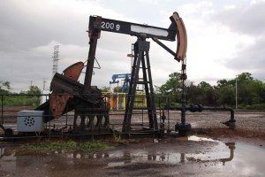 Petróleo venezolano recupera 2,29 dólares y cierra en 43,01 dólares