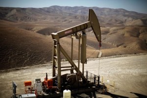 Petroleras europeas reducen compras de crudo iraní