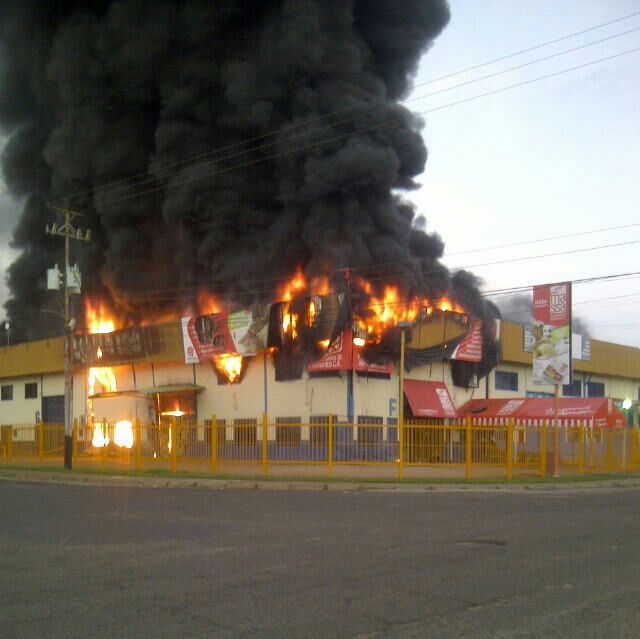 Registran incendio en zona de industrial de Ciudad Guayana