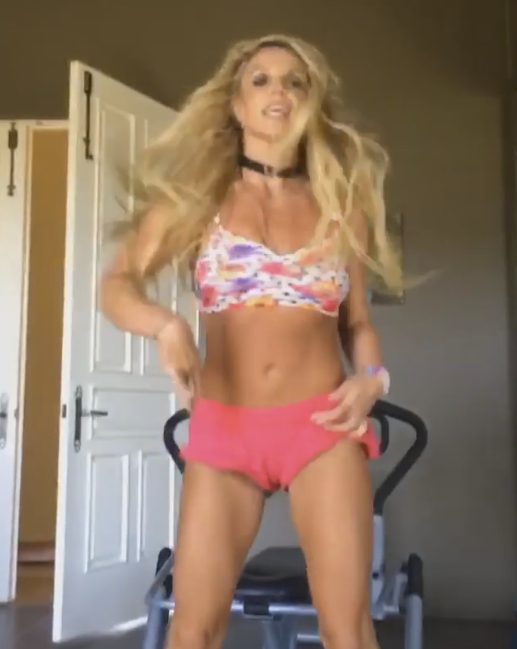 El sexy baile de Britney Spears que está revolucionando las redes sociales (VIDEO)