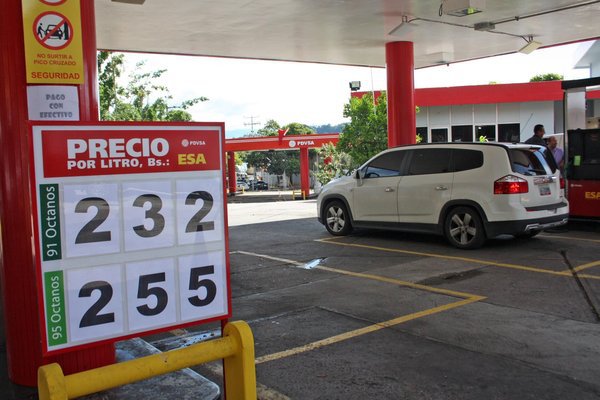 Aumentan precios de la gasolina en la frontera