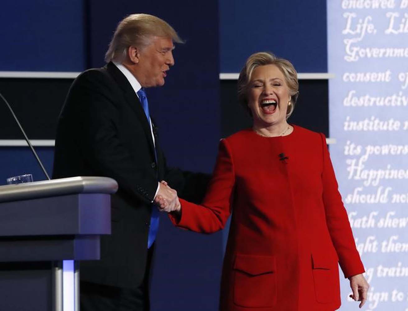 Hillary Clinton reaparece renovada tras debate y Trump sale a la caza del voto latino