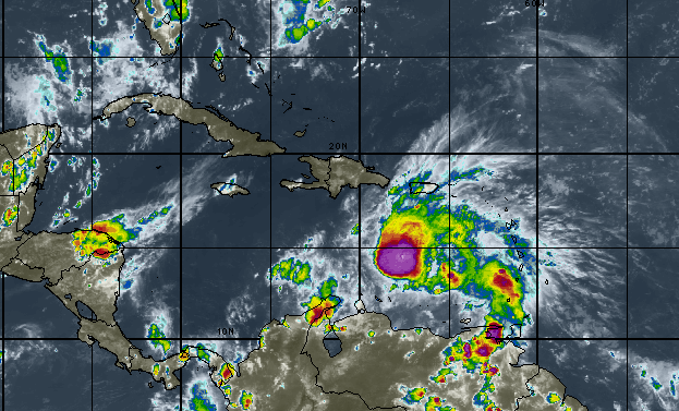 Jamaica en “alerta máxima” ante el huracán Matthew
