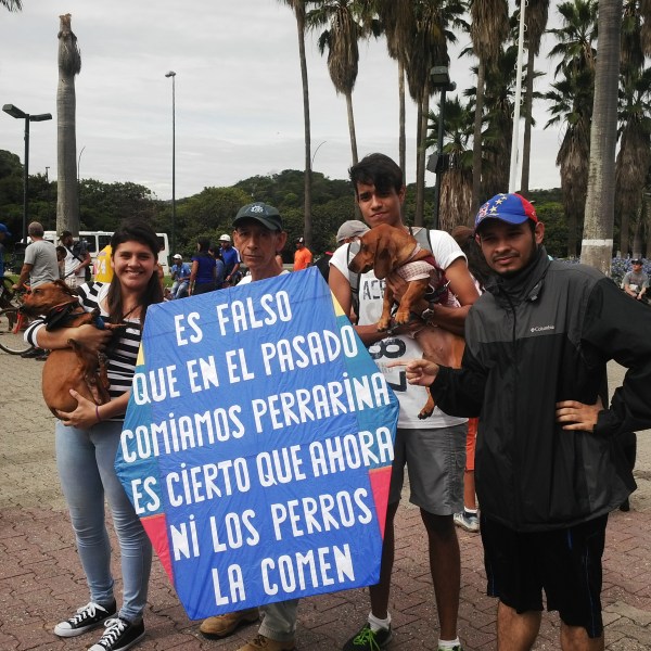 Caraqueños mascotas escasez protesta4