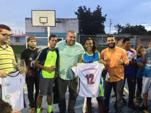 Dirigentes de Voluntad Popular donan uniformes a la selección femenina de Futsal Sub 20