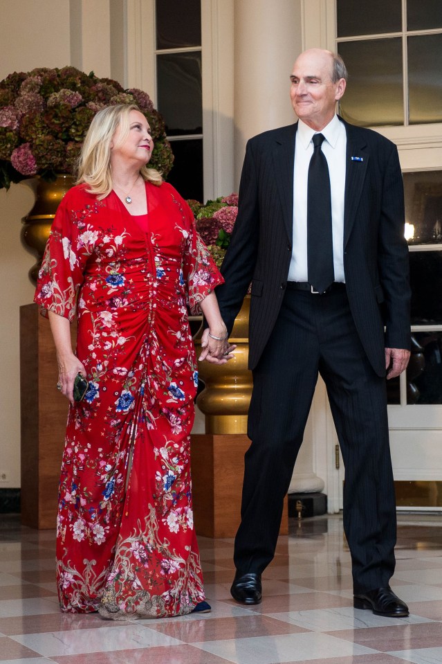 El cantante James Taylor junto a su mujer Kim Taylor. / AFP PHOTO / ZACH GIBSON