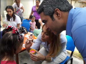 Luis Somaza celebró la navidad junto a los niños del Hospital San Juan de Dios