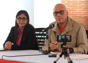 RED FASHION: Puro caché… Jorge Rodríguez firma sus cheques con una pluma fuente de 335 mil bolos (a dólar Simadi)