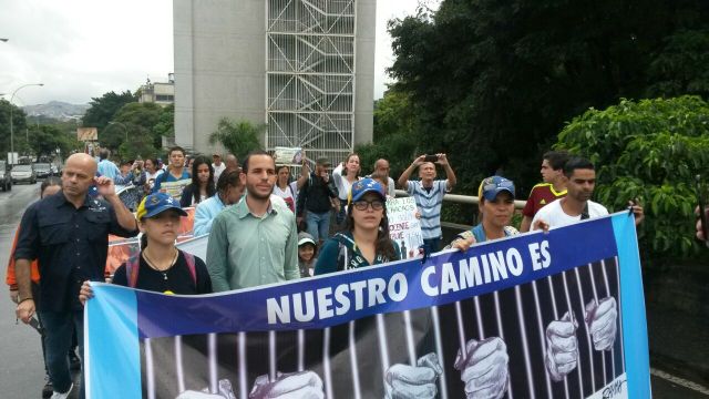 FOTO 2_Estudiantes y sociedad civil exigieron respeto a los DDHH y liberación de los presos políticos