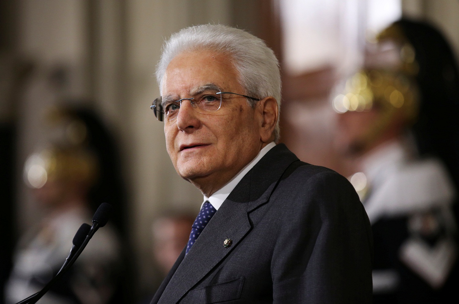 Presidente de Italia pide a ministro de Relaciones Exteriores que forme nuevo Gobierno