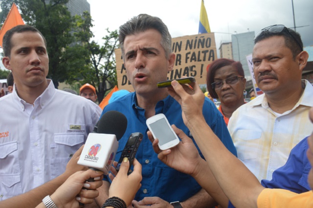 Feo La Cruz: Dejar sin efectivo a los venezolanos es una medida irracional e irresponsable