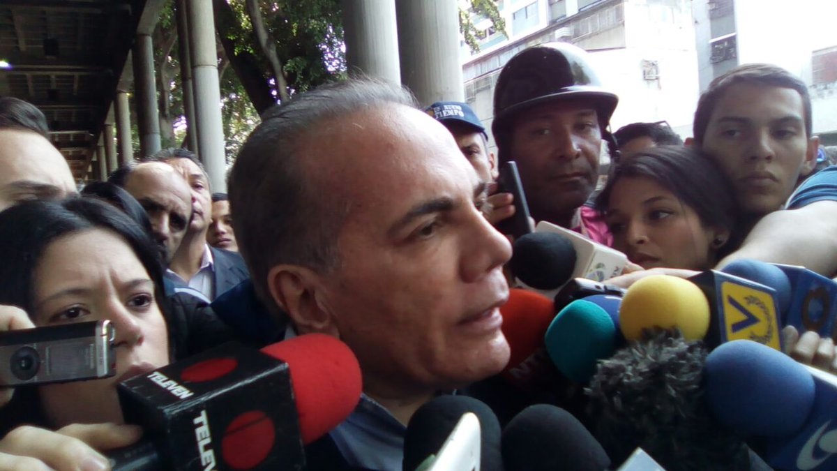 Manuel Rosales en libertad con régimen de presentación y prohibición de salir del país