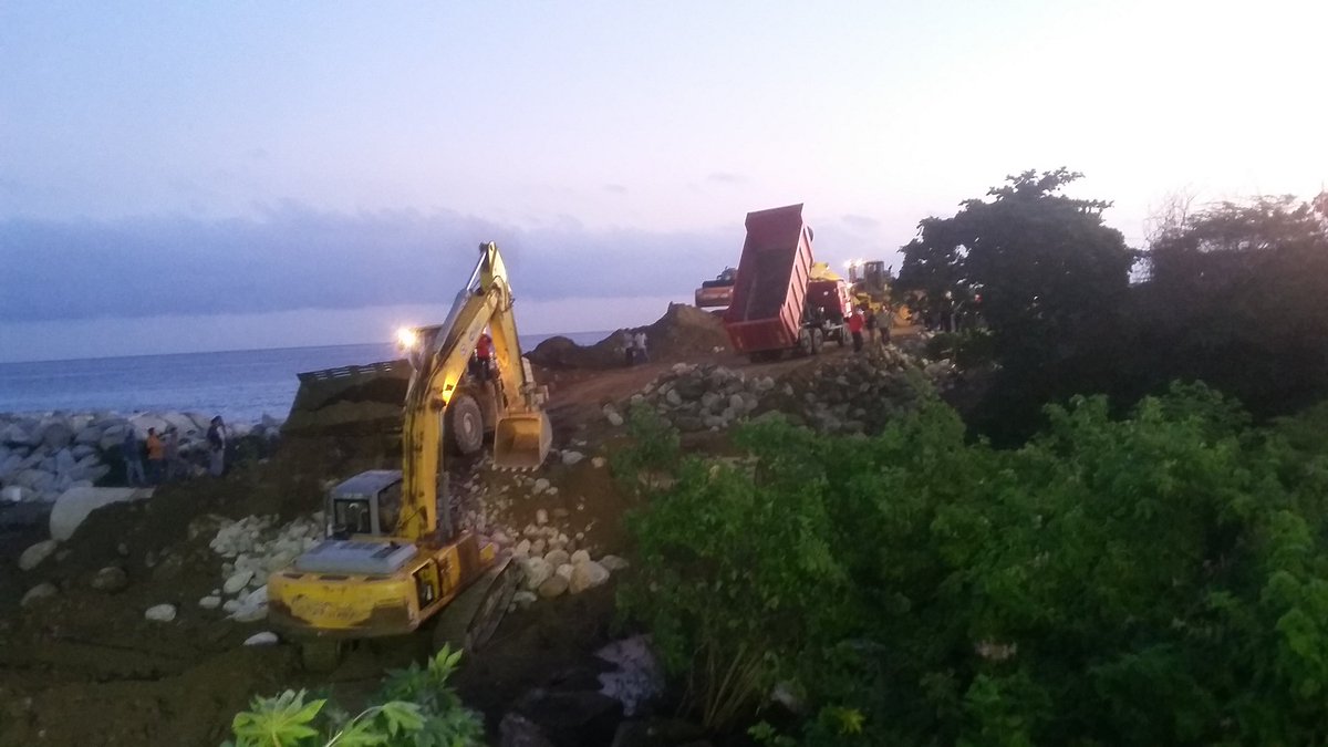 Construcción de trocha en La Guaira lleva 60% de avance tras caída de puente