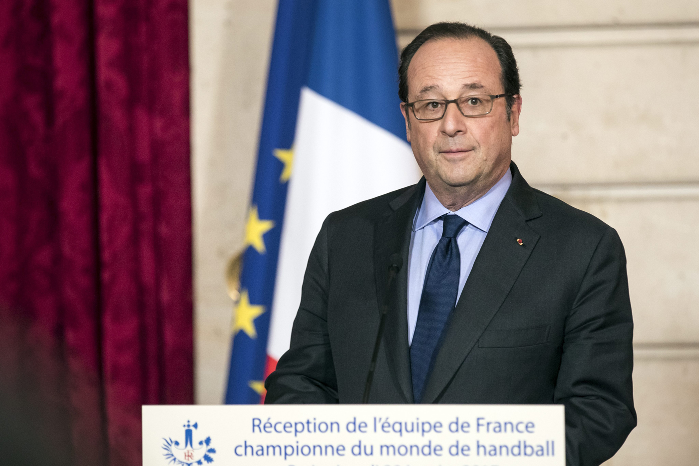 Hollande ve “necesario” hablar pronto con Trump para combatir el terrorismo