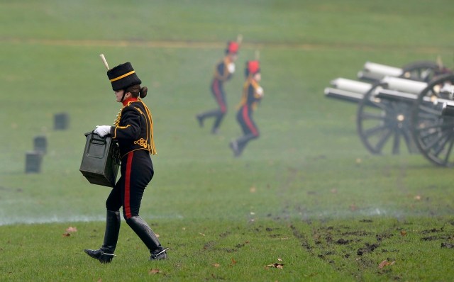 The King's Troop Royal Horse Artillery take part in a ceremony to fire a 41-gun salute to mark the start of Queen Elizabeth's Blue Sapphire Jubilee year at Green Park in central London, Britain, February 6, 2017. REUTERS/Hannah McKay