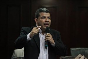 Luis Parra: Constituyente Comunal desconoce a una AN legítima y electa por mayoría