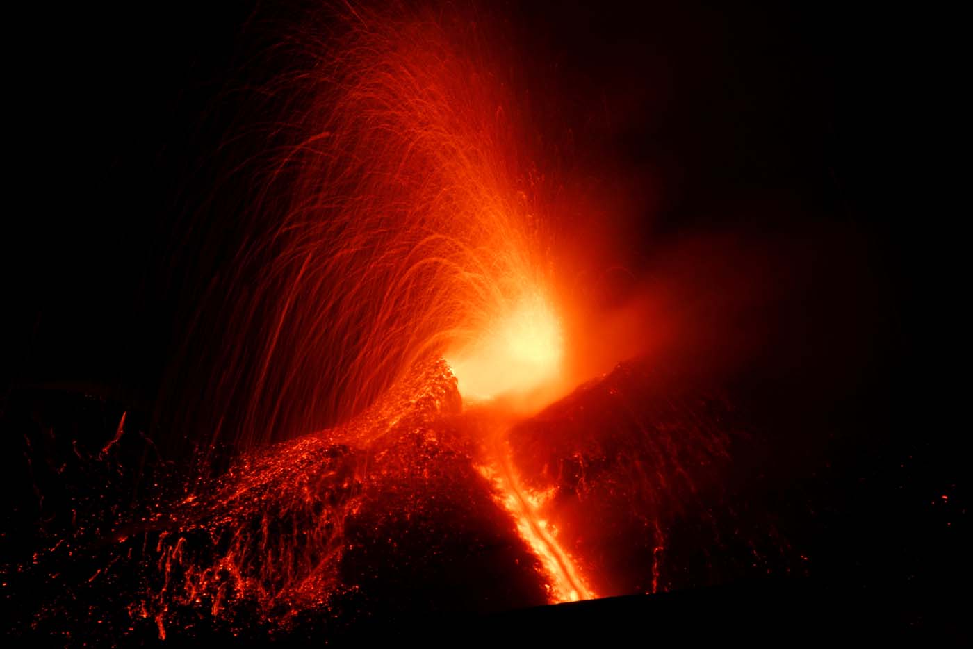 El volcán Etna entra en erupción (fotos)