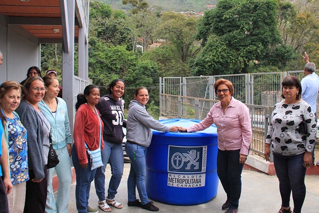 Alcaldía Metropolitana brinda soluciones ante la falta de agua en Caracas