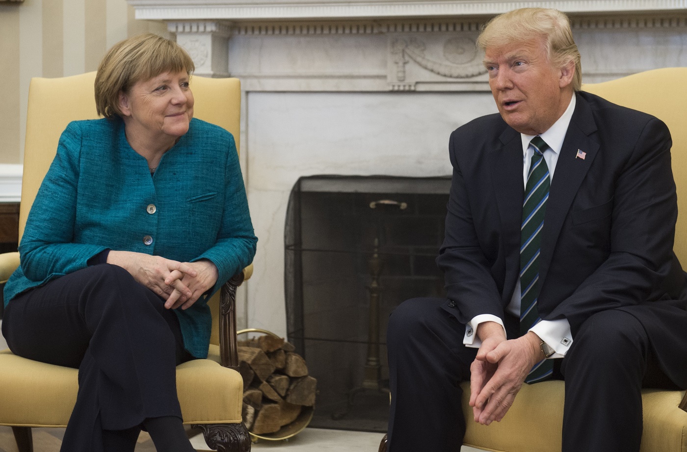 Trump no rechazó estrechar la mano a Merkel
