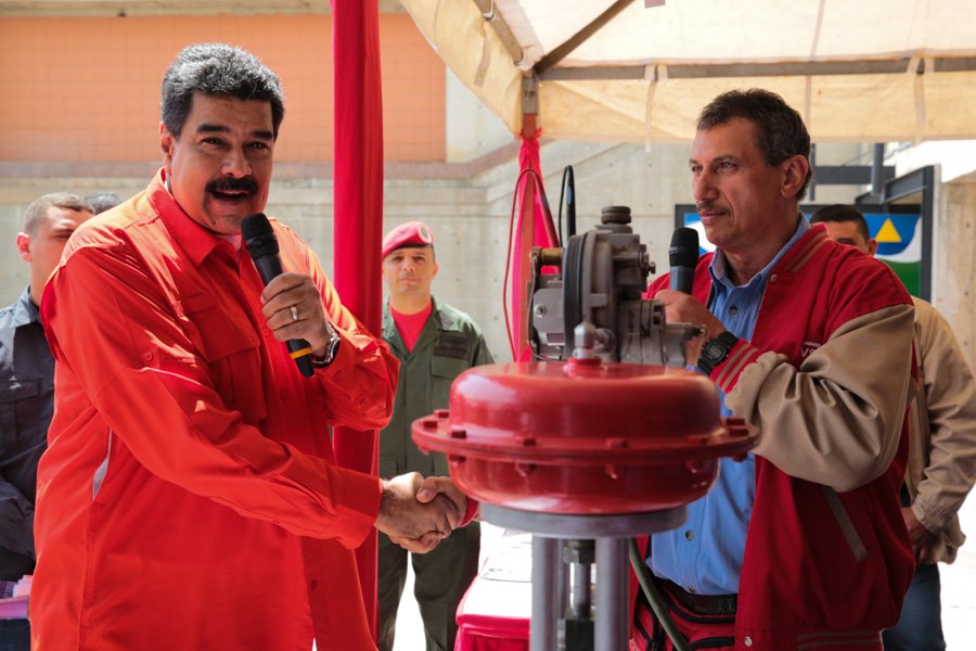 Maduro asegura que sigue en conversaciones con miembros de la MUD (Video)