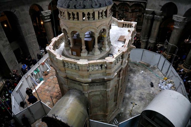 A view from above shows the newly restored Edicule, the ancient structure housing the tomb, which according to Christian belief is where Jesus's body was anointed and buried, seen upon completion of months of restoration works, at the Church of the Holy Sepulchre in Jerusalem's Old City March 20, 2017. REUTERS/Ronen Zvulun