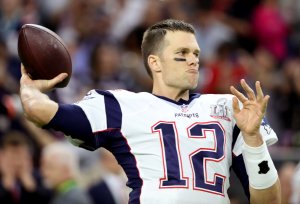 Encuentran en México camisetas hurtadas a Tom Brady tras el último Super Bowl