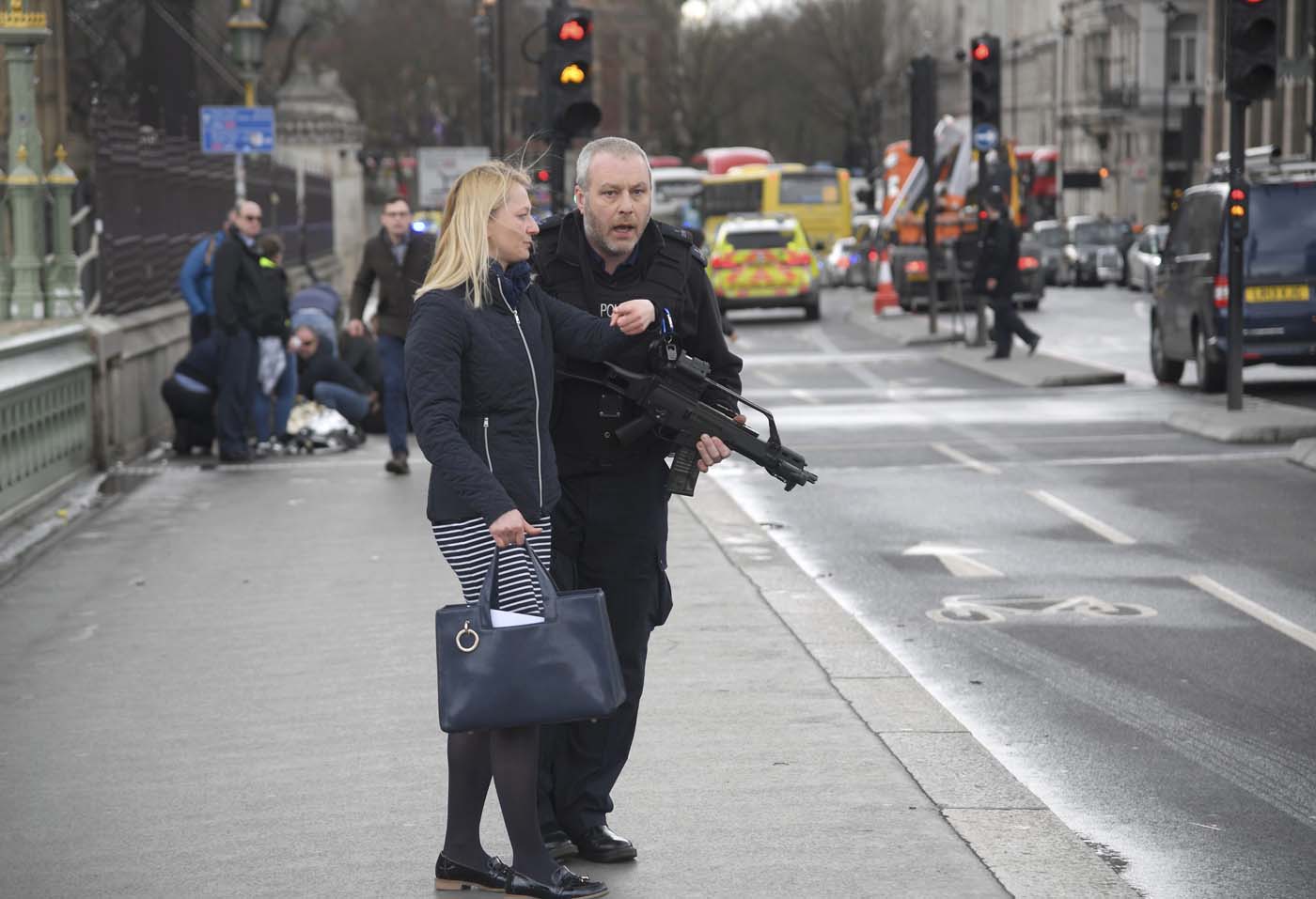 El ataque frente el Parlamento británico es terrorismo, dice la Policía