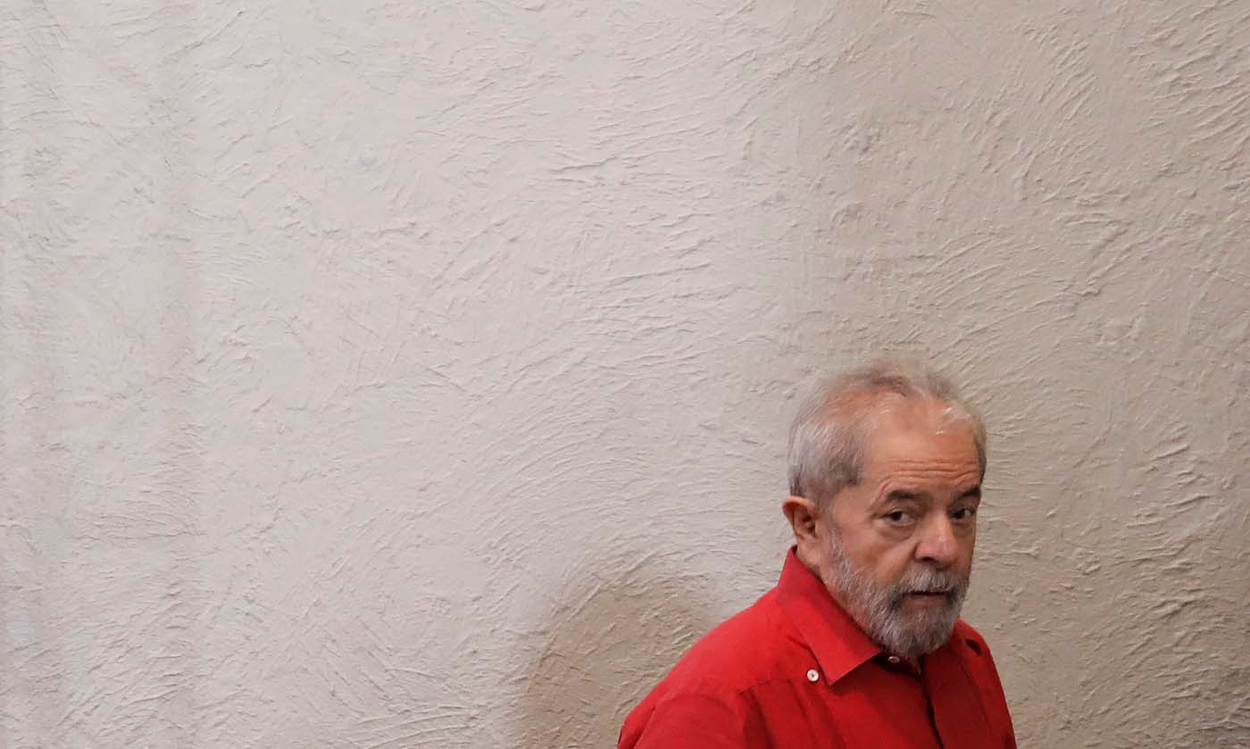 El plazo para que Lula se entregue a la Justicia se acabó