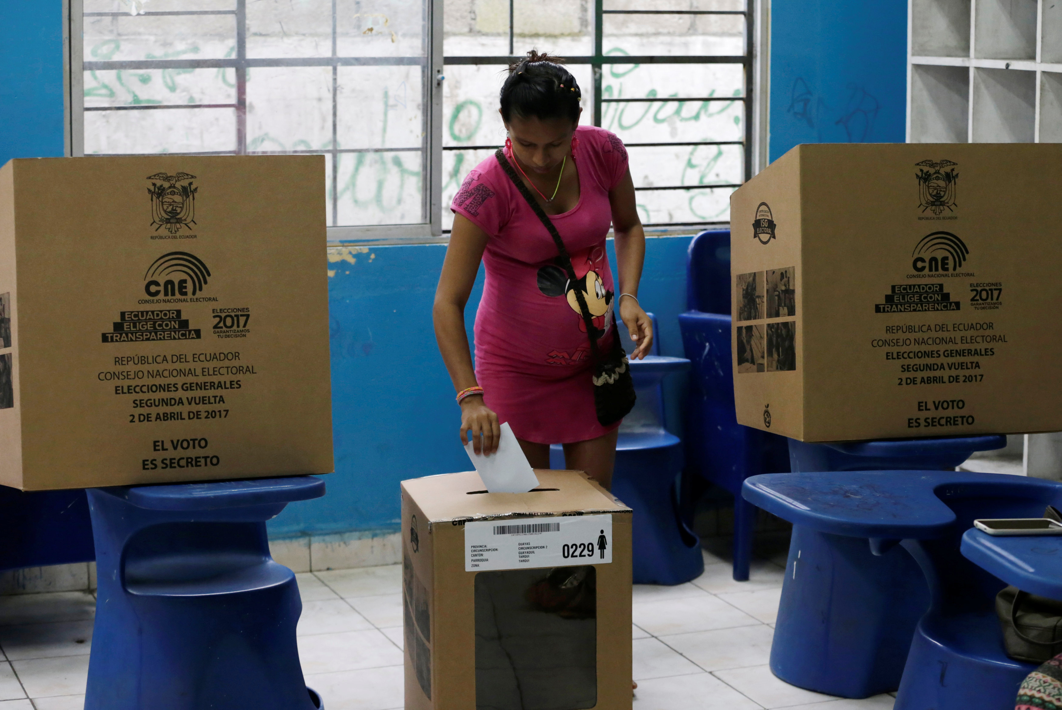 CNE reporta normalidad en instalación de mesas de votación en Ecuador